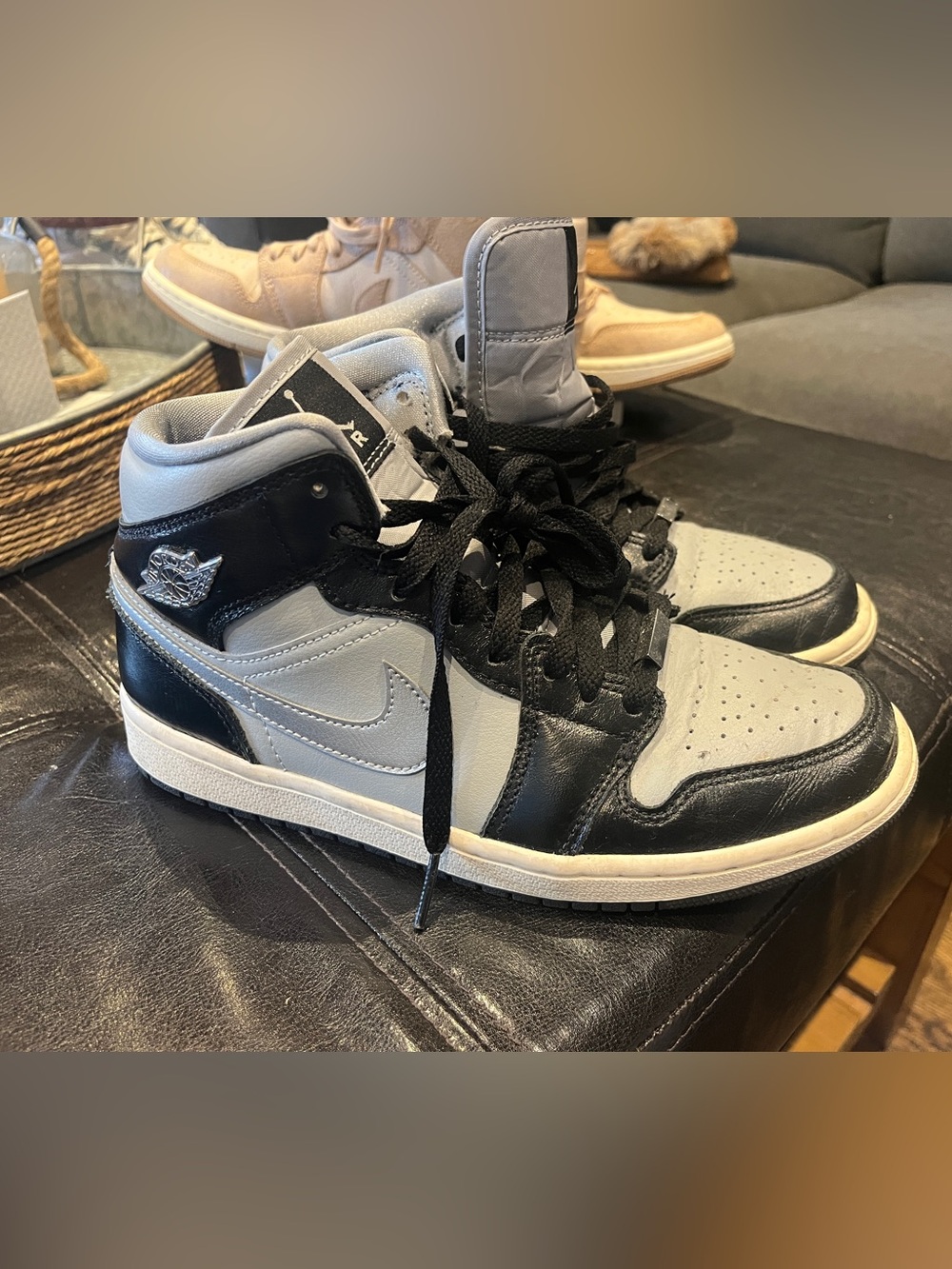 Jordan 1 Mid SE Black Metallic Silver (Women's) size 8 eur 39